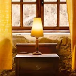 Hébergement de vacances 250 Jahre Altes Steinhaus Mit Zwei Terrassen Inmitten Einer Wunderbaren Naturla By Interhome *