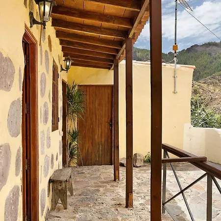 Hébergement de vacances 250 Jahre Altes Steinhaus Mit Zwei Terrassen Inmitten Einer Wunderbaren Naturla By Interhome